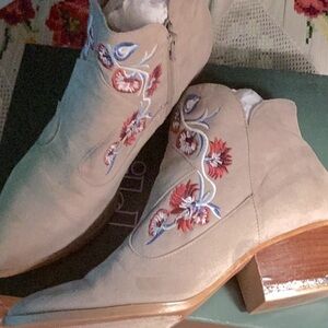 Carlos by Carlos Santana Gray & Red embroidered Ankle Boots